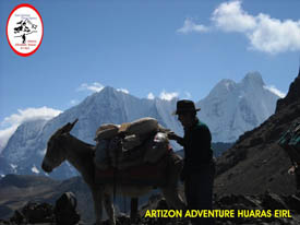Vista desde el paso de Yaucha Huayhuash FOTO: CARLOS PINTO